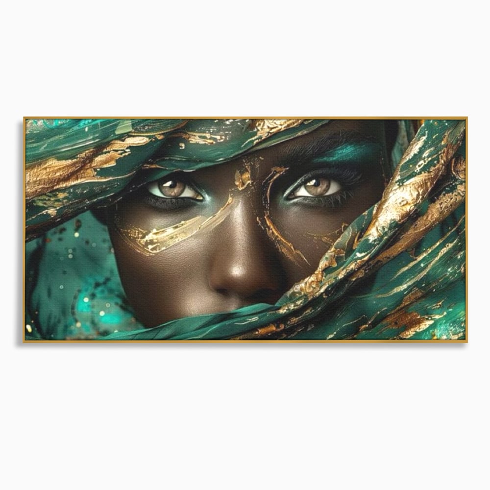 Tablou canvas cu portret artistic cu ochi caprui si tesatura verde, in rama de aluminiu auriu