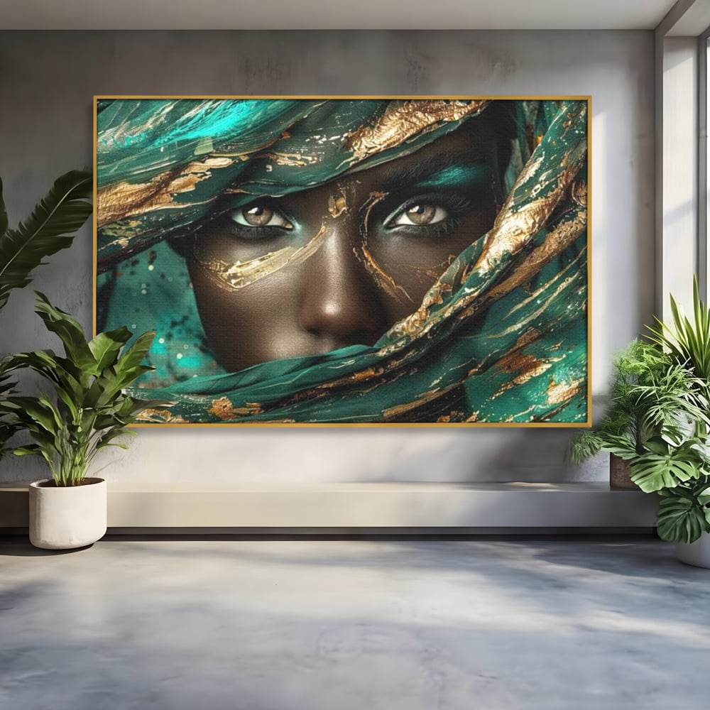 Tablou canvas cu portret artistic cu ochi caprui si tesatura verde, in rama de aluminiu auriu
