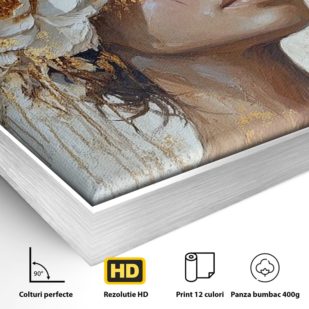 Detaliu al suprafetei: tablou canvas cu portretul unei femei, in rama de aluminiu argintiu
