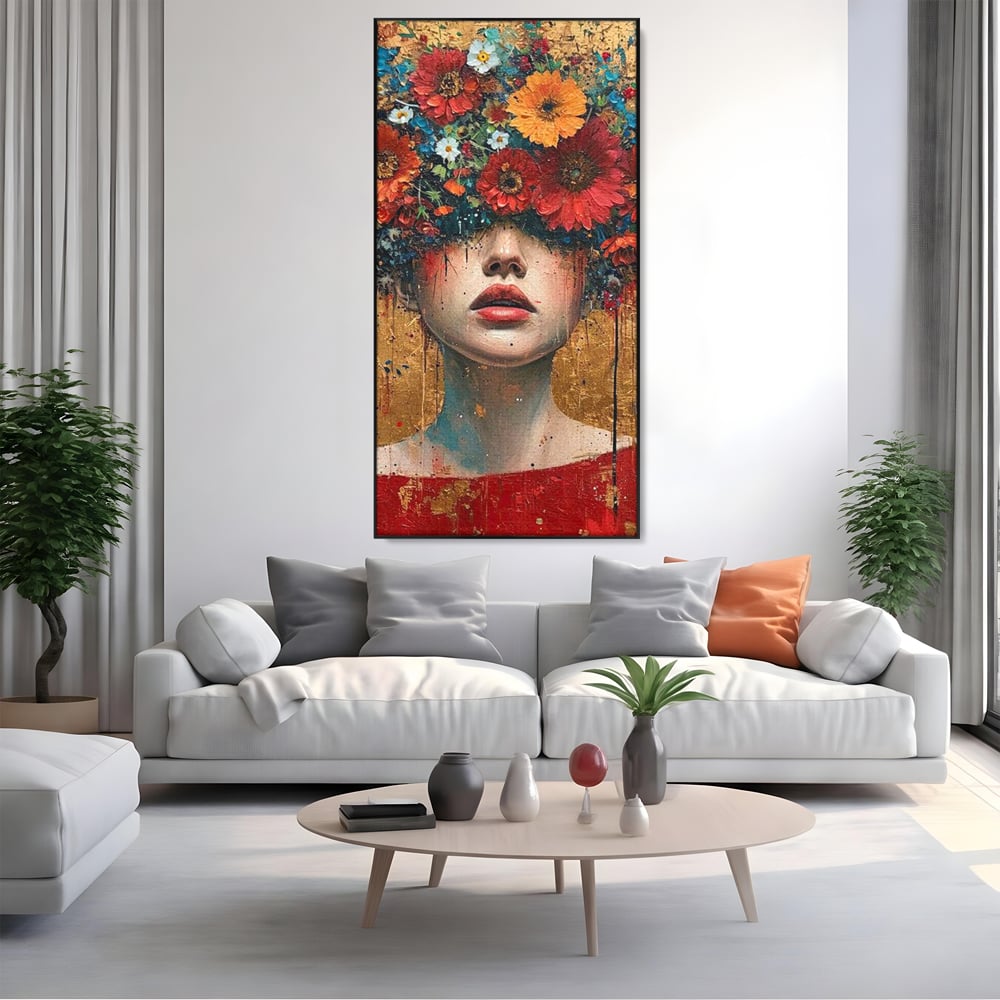 Tablou canvas cu tablou canvas cu portret de femeie si flori, in rama de aluminiu negru, pe perete intr-un living