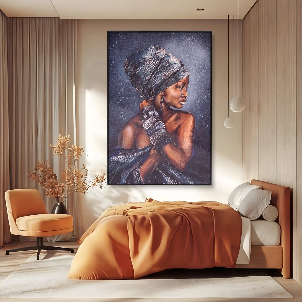 Tablou canvas cu tablou canvas cu portret de femeie africana, in rama de aluminiu negru, pe perete intr-un dormitor