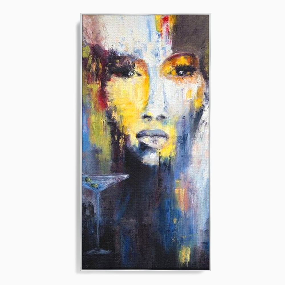 Tablou canvas cu tablou canvas cu femeie si pahar de martini, in rama de aluminiu argintiu
