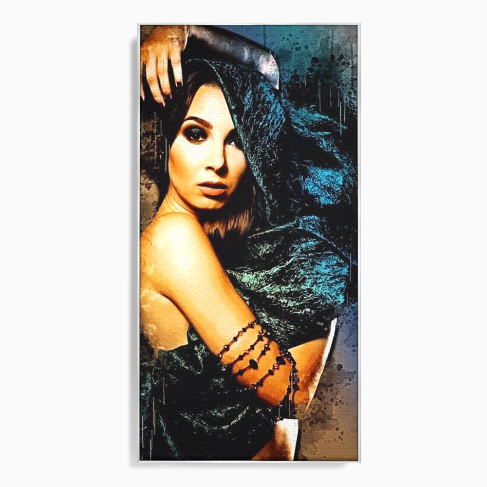 Tablou canvas cu tablou canvas portret femeie misterioasa, in rama de aluminiu argintiu