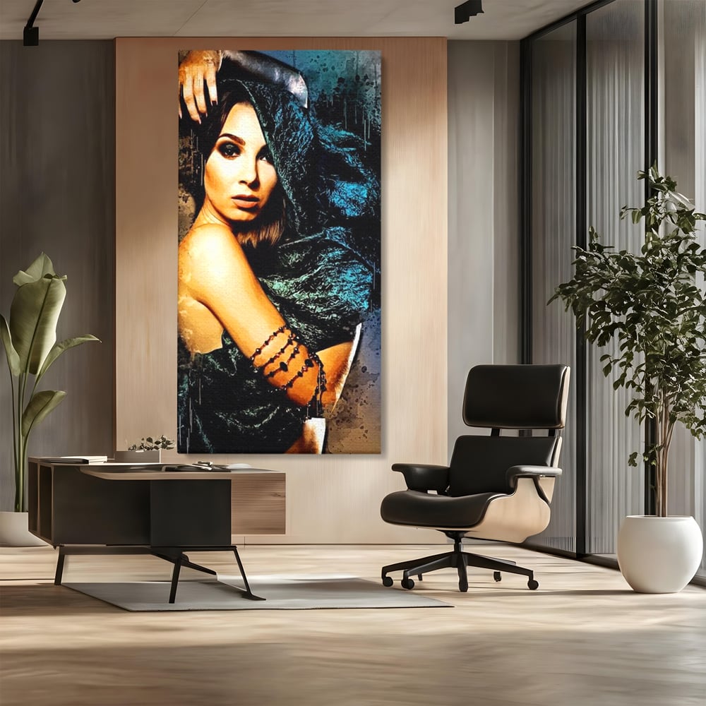 Tablou canvas cu tablou canvas portret femeie misterioasa, fara rama, pe sasiu de lemn, pe perete intr-un birou
