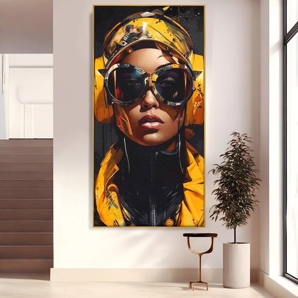 Tablou canvas cu portret digital cu femeie cyber galbena, in rama de aluminiu auriu