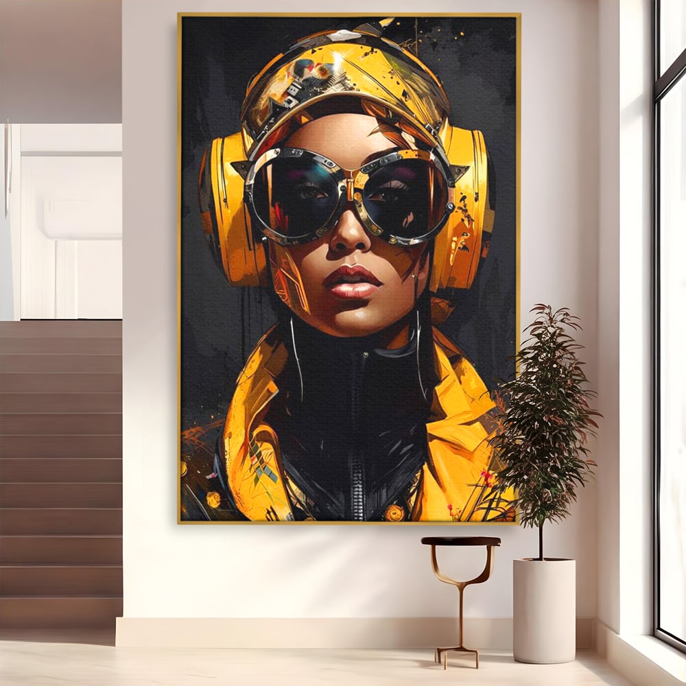 Tablou canvas cu portret digital cu femeie cyber galbena, in rama de aluminiu auriu