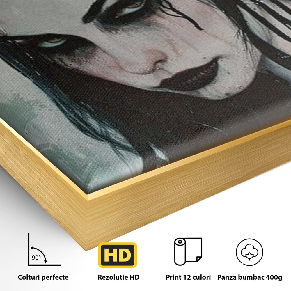 Detaliu al suprafetei: tablou canvas cu portret gotic feminin, in rama de aluminiu auriu