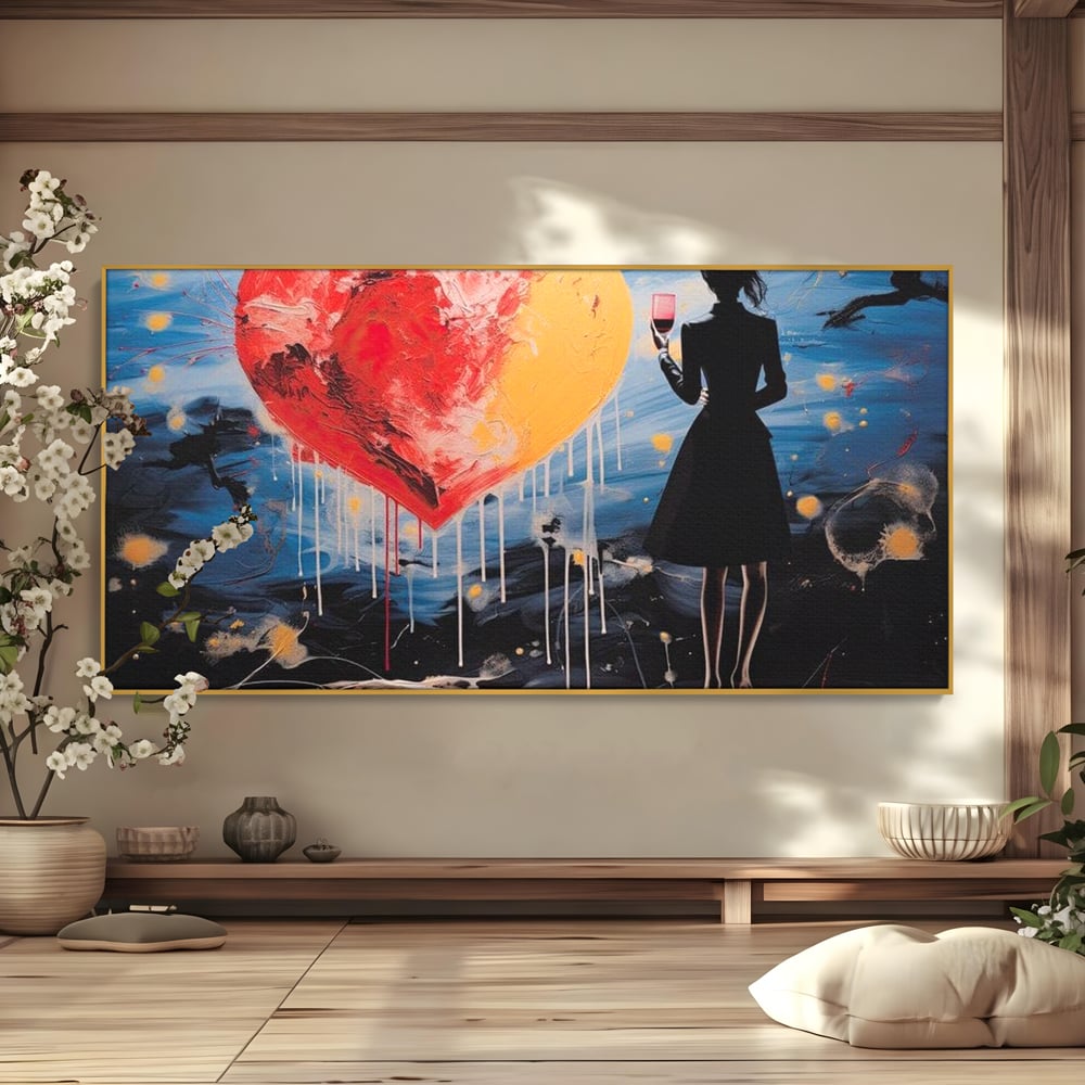 Tablou canvas cu tablou canvas cu femeie si inima uriasa, in rama de aluminiu auriu