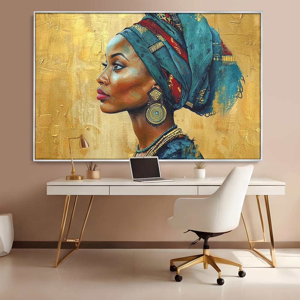 Tablou canvas cu tablou canvas cu profil de femeie, in rama de aluminiu argintiu, pe perete intr-un birou