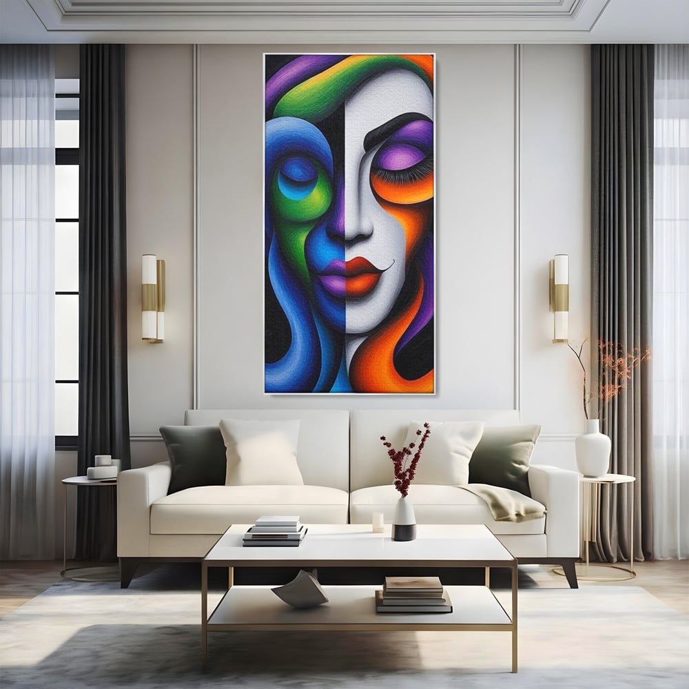 Tablou canvas cu portret abstract feminin bicolor, in rama de aluminiu argintiu, pe perete intr-un living