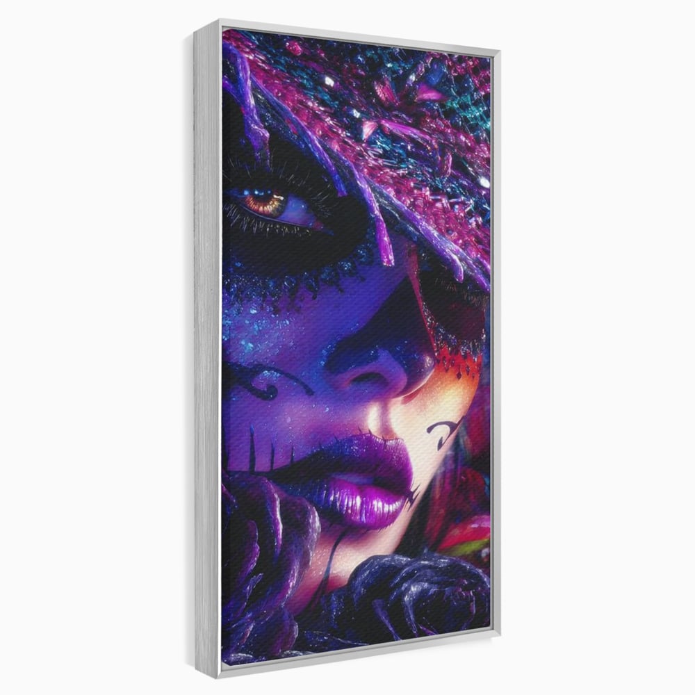 Tablou canvas cu tablou canvas cu portret feminin mov, in rama de aluminiu argintiu