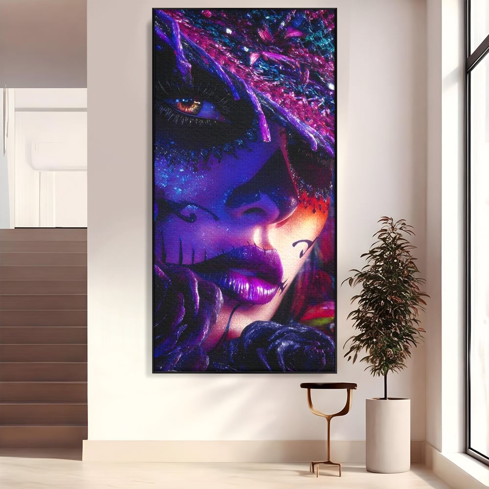 Tablou canvas cu tablou canvas cu portret feminin mov, in rama de aluminiu negru