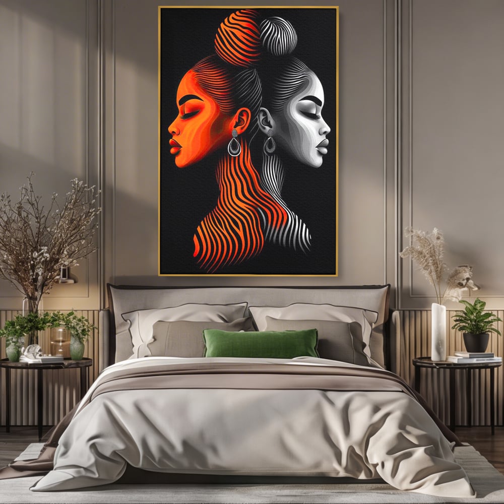 Tablou canvas cu tablou canvas cu doua fete stilizate, in rama de aluminiu auriu, pe perete intr-un dormitor
