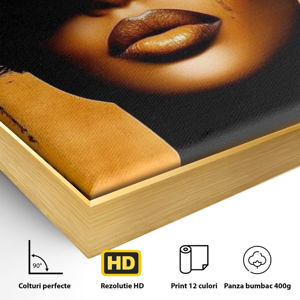 Detaliu al suprafetei: tablou canvas cu buze si palarie, in rama de aluminiu auriu