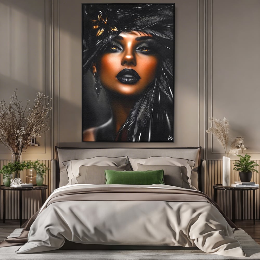 Tablou canvas cu tablou canvas cu portret artistic de femeie, in rama de aluminiu negru, pe perete intr-un dormitor