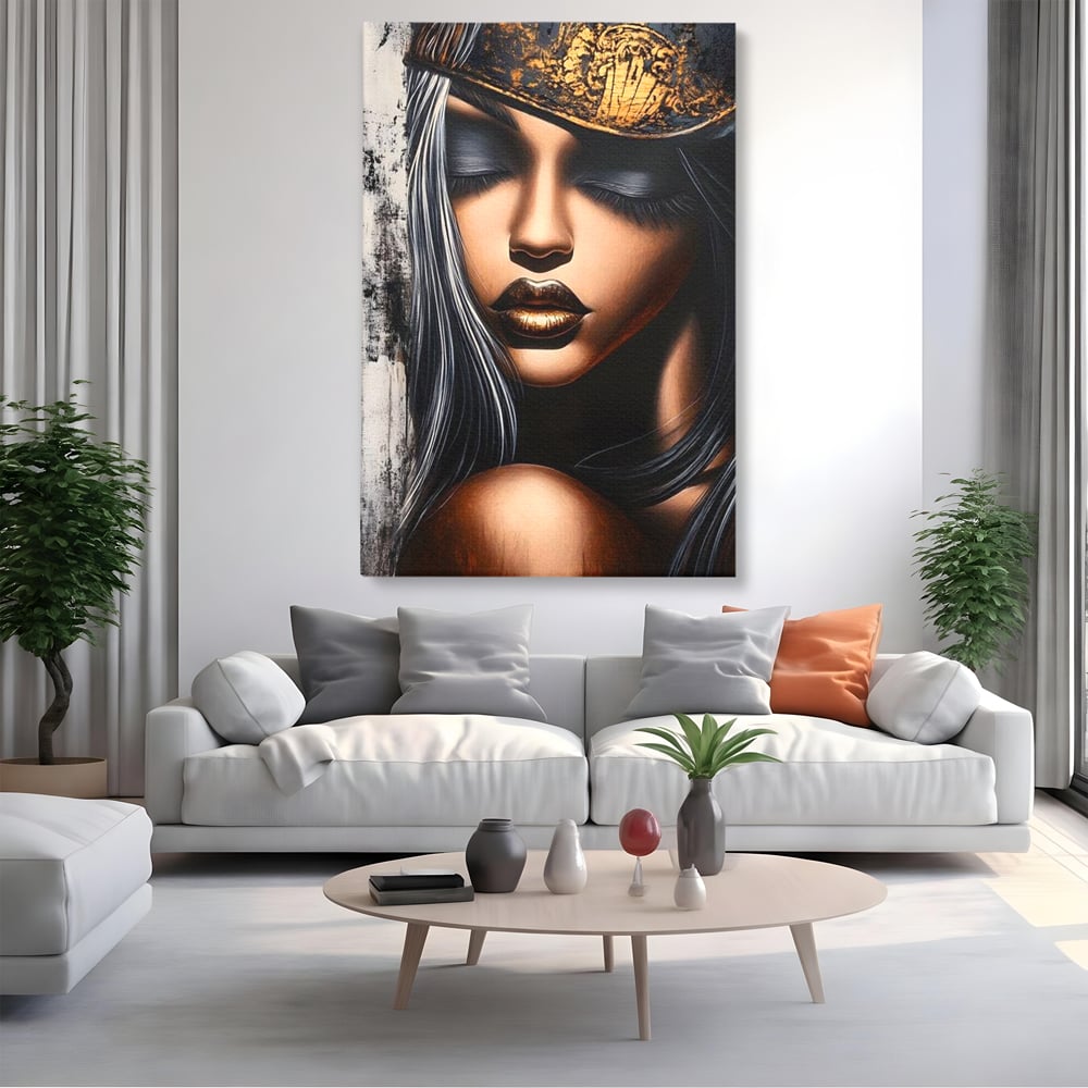 Tablou canvas cu tablou canvas cu femeie si coroana aurie, fara rama, pe sasiu de lemn, pe perete intr-un living