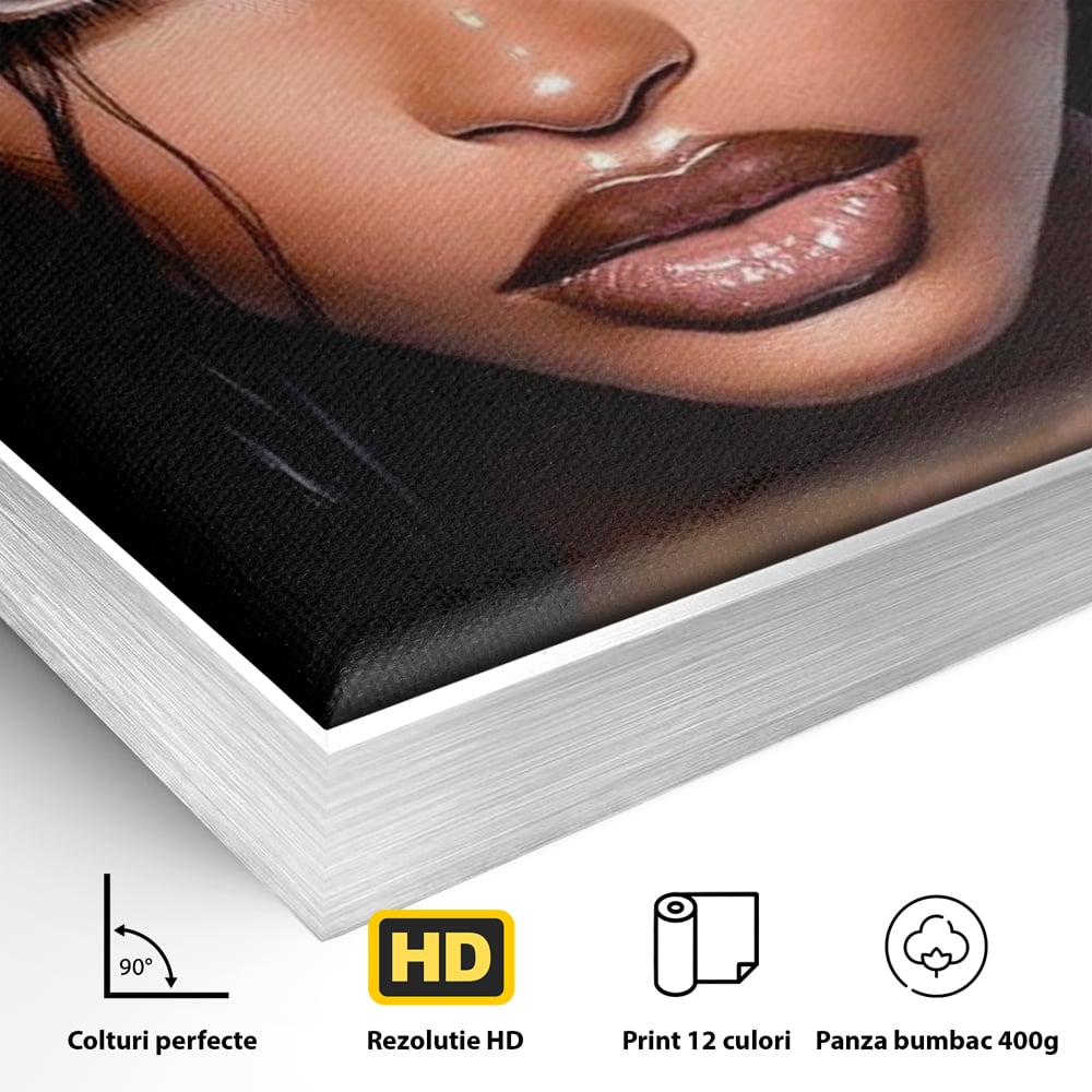 Detaliu al suprafetei: tablou canvas cu portret de femeie, in rama de aluminiu argintiu