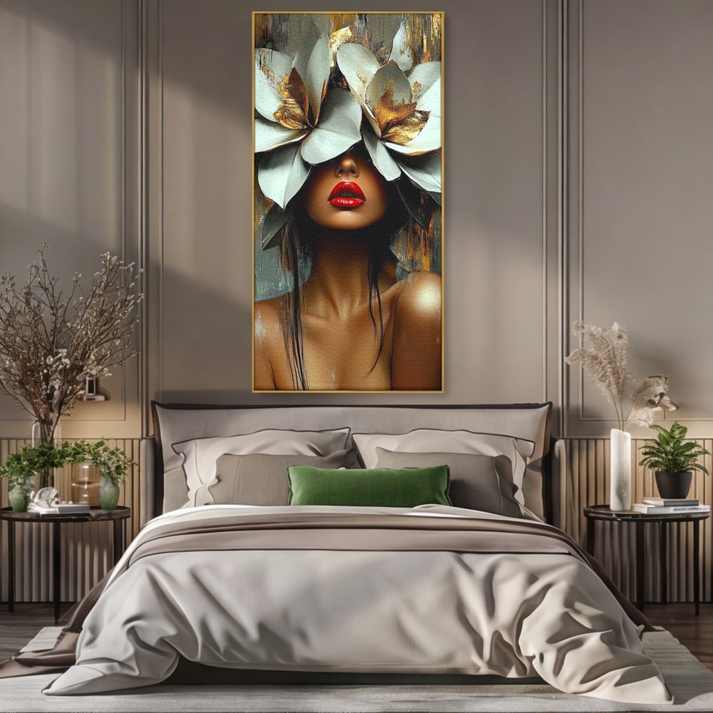 Tablou canvas cu tablou canvas cu femeie si flori, in rama de aluminiu auriu, pe perete intr-un dormitor