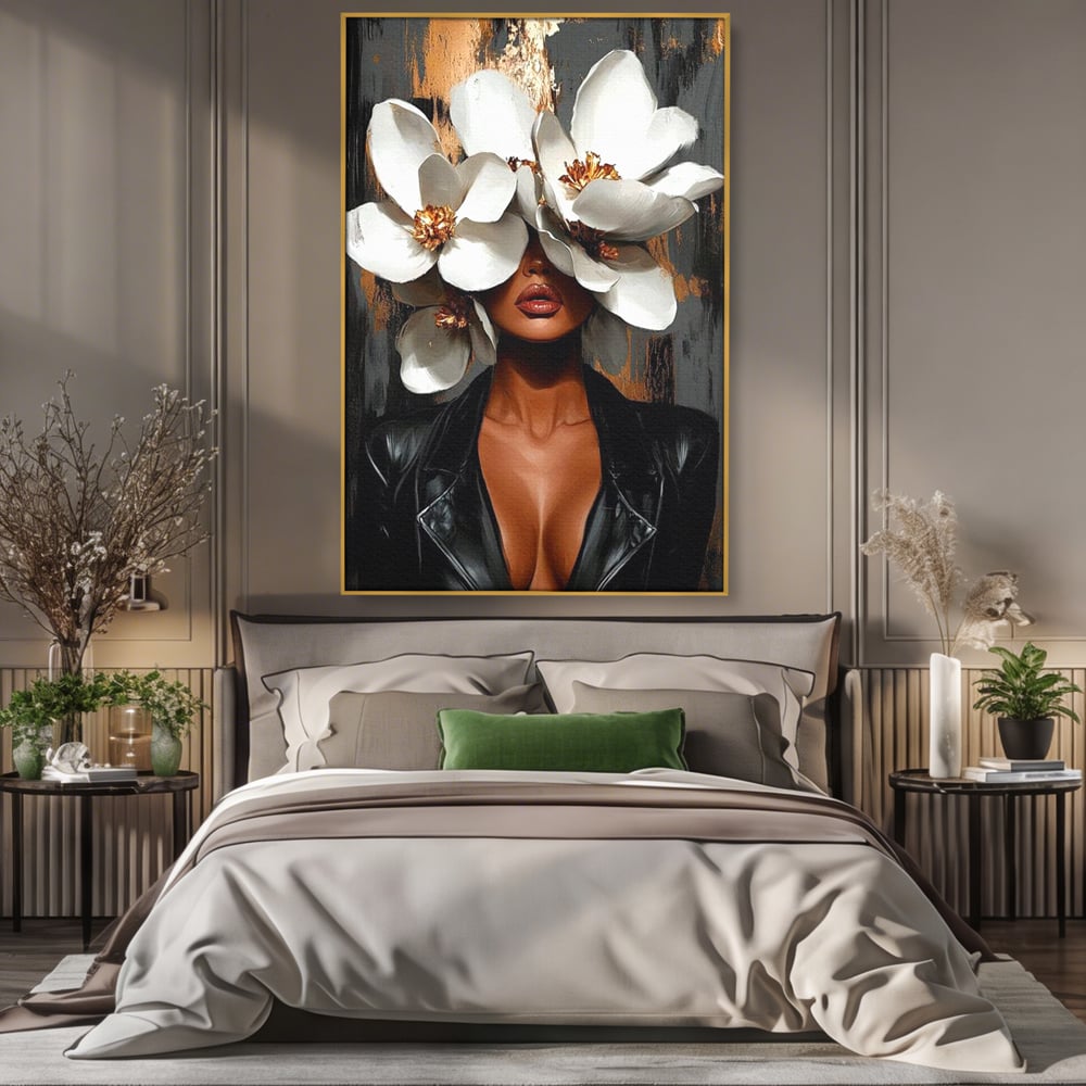 Tablou canvas cu tablou canvas cu femeie si magnolii, in rama de aluminiu auriu, pe perete intr-un dormitor