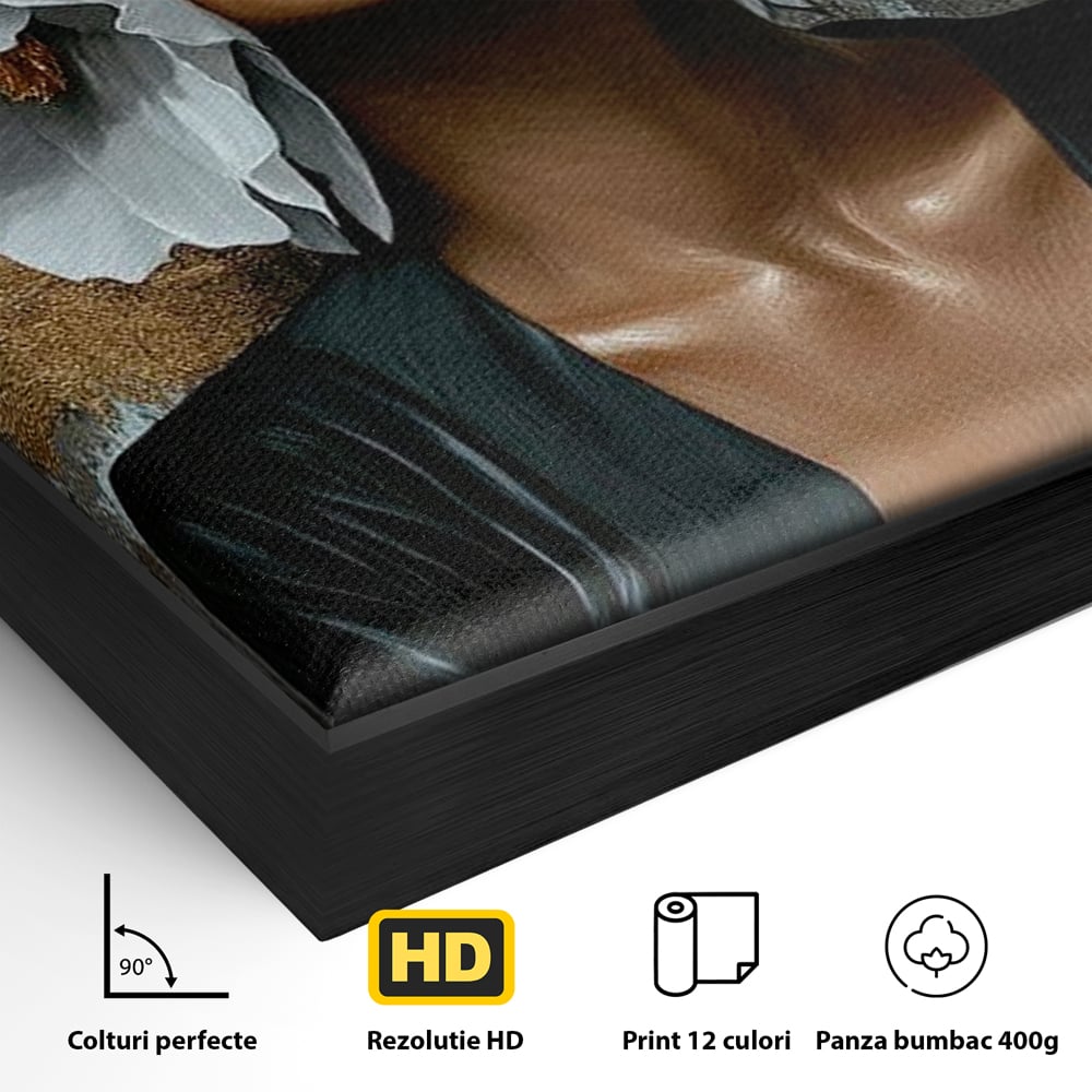 Detaliu al suprafetei: tablou canvas cu silueta feminina, in rama de aluminiu negru