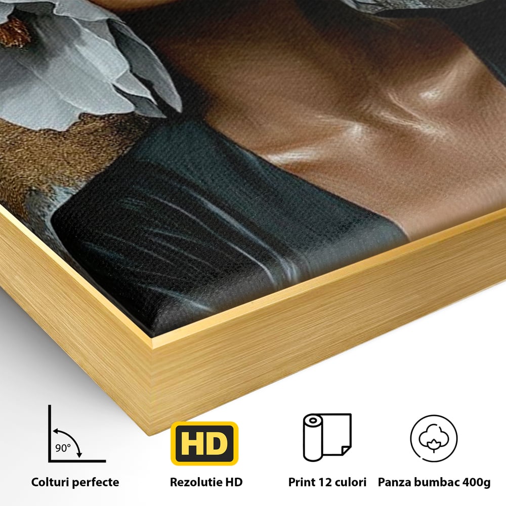 Detaliu al suprafetei: tablou canvas cu silueta feminina, in rama de aluminiu auriu