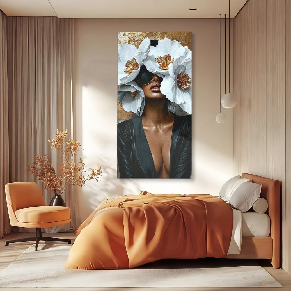 Tablou canvas cu tablou canvas cu silueta feminina, fara rama, pe sasiu de lemn, pe perete intr-un dormitor