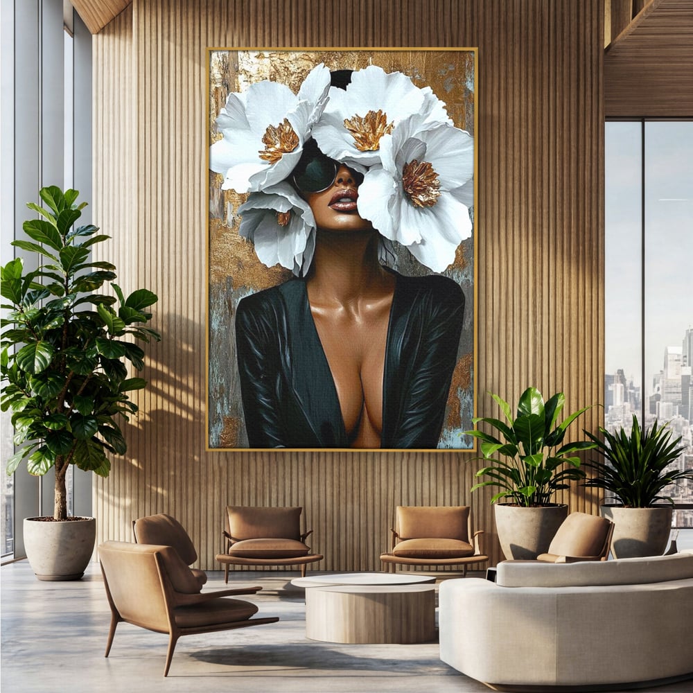 Tablou canvas cu tablou canvas cu silueta feminina, in rama de aluminiu auriu, pe perete intr-un birou