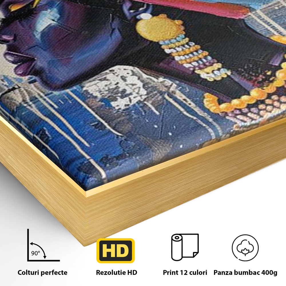 Detaliu al suprafetei: tablou canvas cu regina africana in profil, in rama de aluminiu auriu