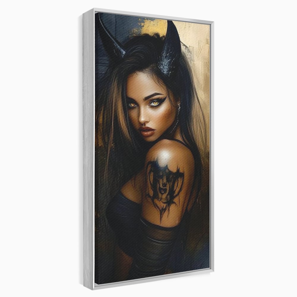 Tablou canvas cu tablou canvas cu portret de femeie demon, in rama de aluminiu argintiu