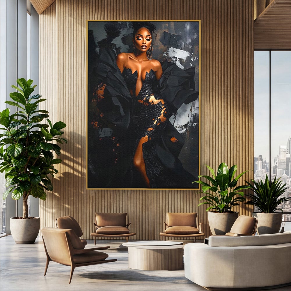 Tablou canvas cu tablou canvas cu portret de femeie, in rama de aluminiu auriu, pe perete intr-un birou