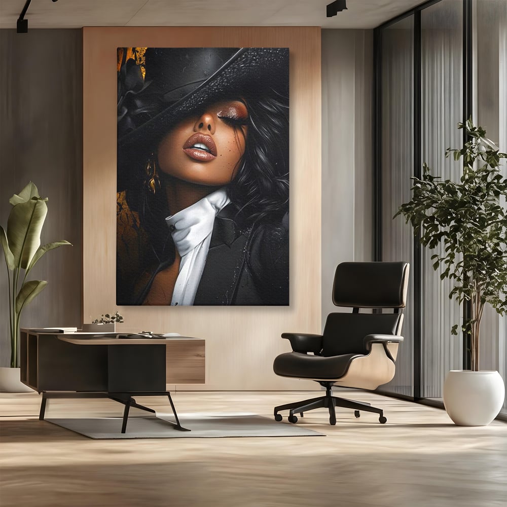 Tablou canvas cu tablou canvas cu femeie in joben si frac, fara rama, pe sasiu de lemn, pe perete intr-un birou