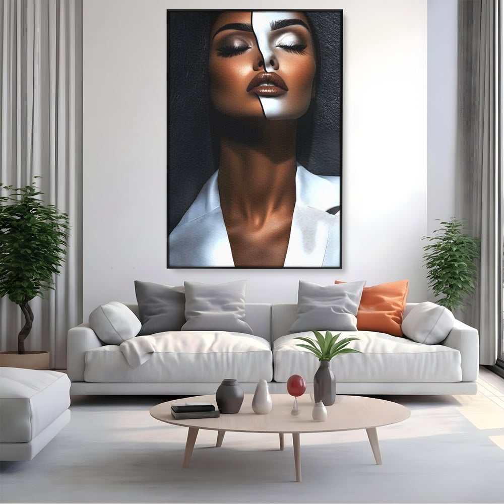 Tablou canvas cu tablou canvas cu portret dual de femeie, in rama de aluminiu negru, pe perete intr-un living