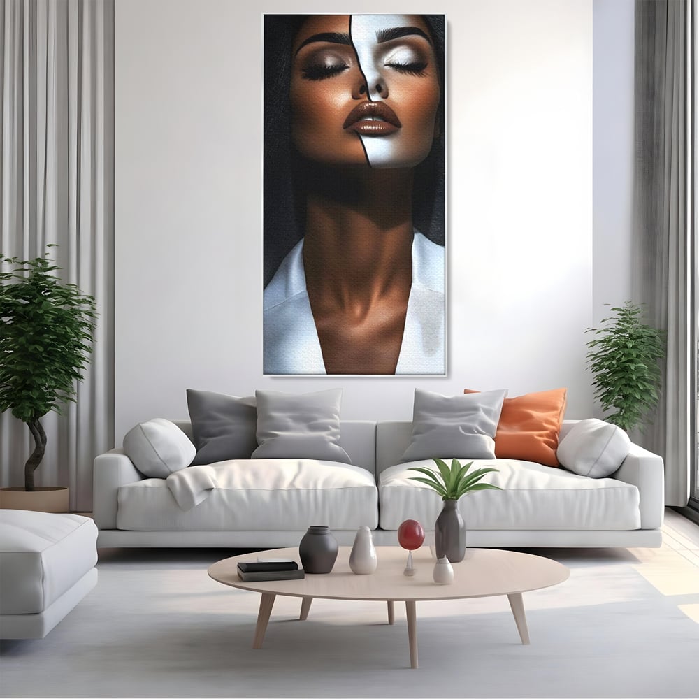Tablou canvas cu tablou canvas cu portret dual de femeie, in rama de aluminiu argintiu, pe perete intr-un living