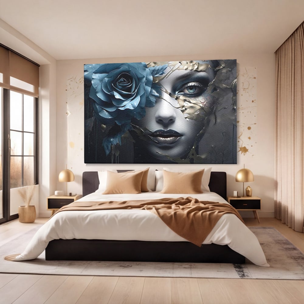 Tablou canvas cu tablou canvas cu chip de femeie si trandafir albastru, fara rama, pe sasiu de lemn, pe perete intr-un dormitor