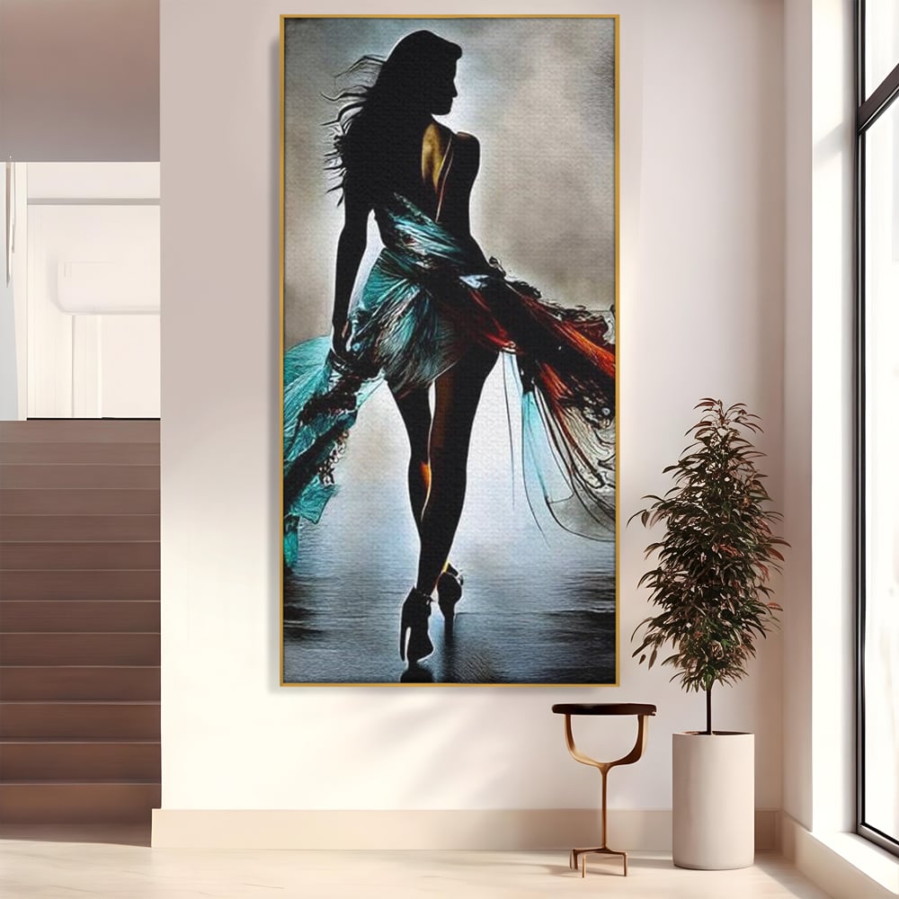Tablou canvas cu tablou canvas cu silueta feminina si rochie fluida, in rama de aluminiu auriu