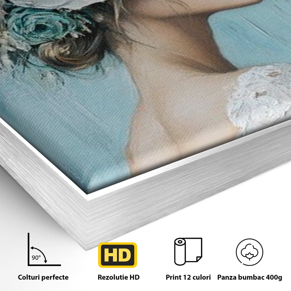 Detaliu al suprafetei: tablou canvas cu femeie si flori, in rama de aluminiu argintiu