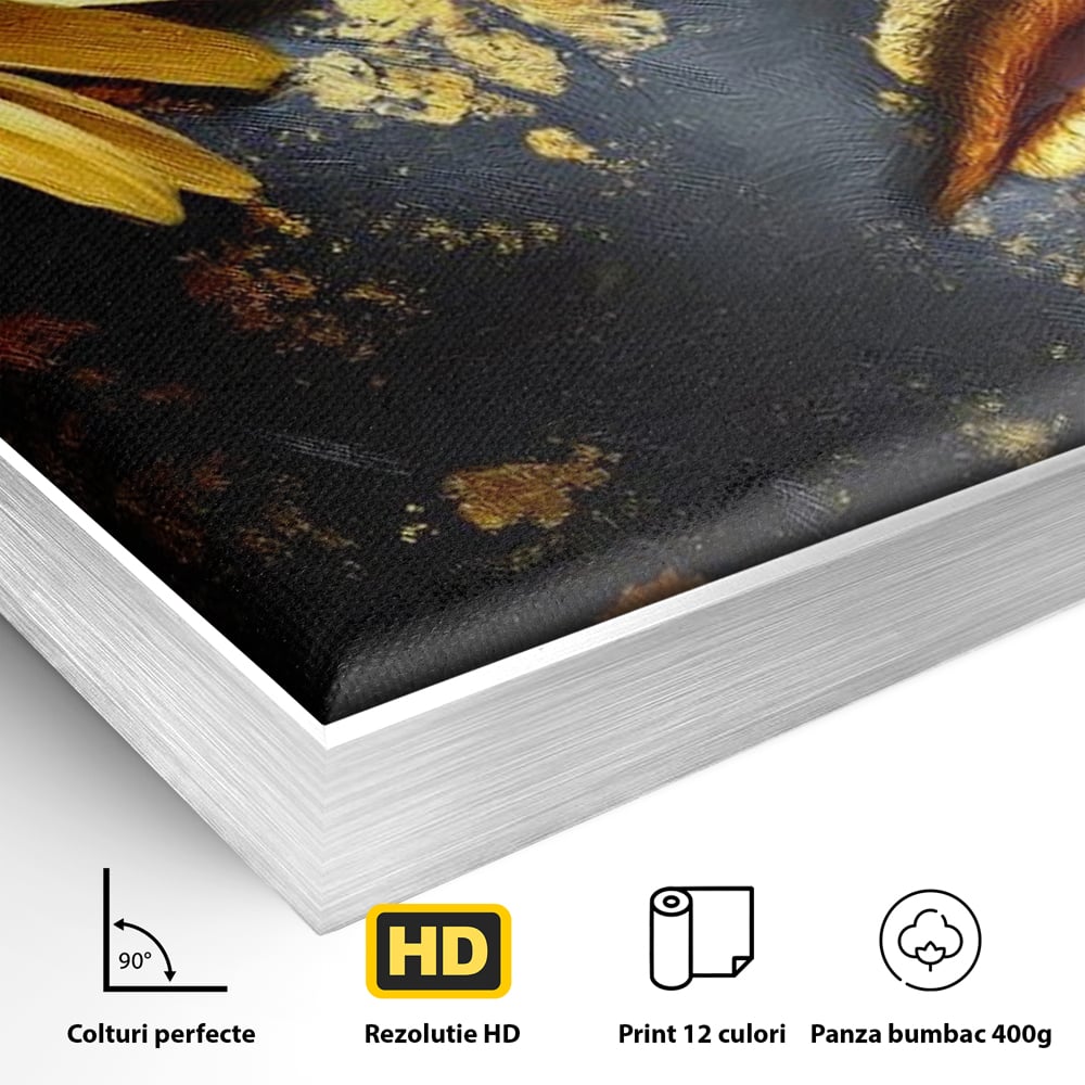 Detaliu al suprafetei: tablou canvas cu portret feminin si foita aurie, in rama de aluminiu argintiu