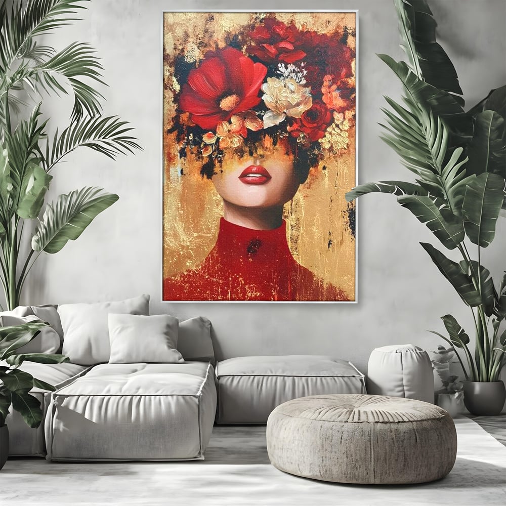 Tablou canvas cu tablou canvas cu portret de femeie si flori rosii, in rama de aluminiu argintiu, pe perete intr-un living
