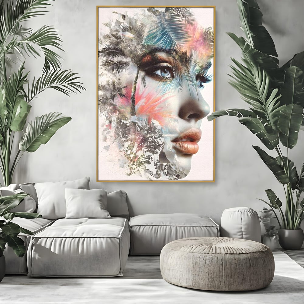 Tablou canvas cu tablou canvas cu portret feminin si palmieri, in rama de aluminiu auriu, pe perete intr-un living