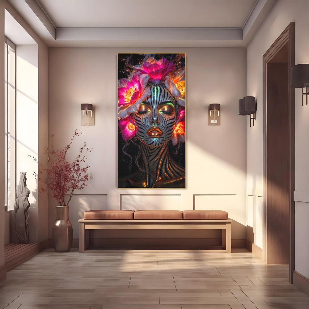 Tablou canvas cu tablou canvas cu femeie si flori neon, in rama de aluminiu auriu
