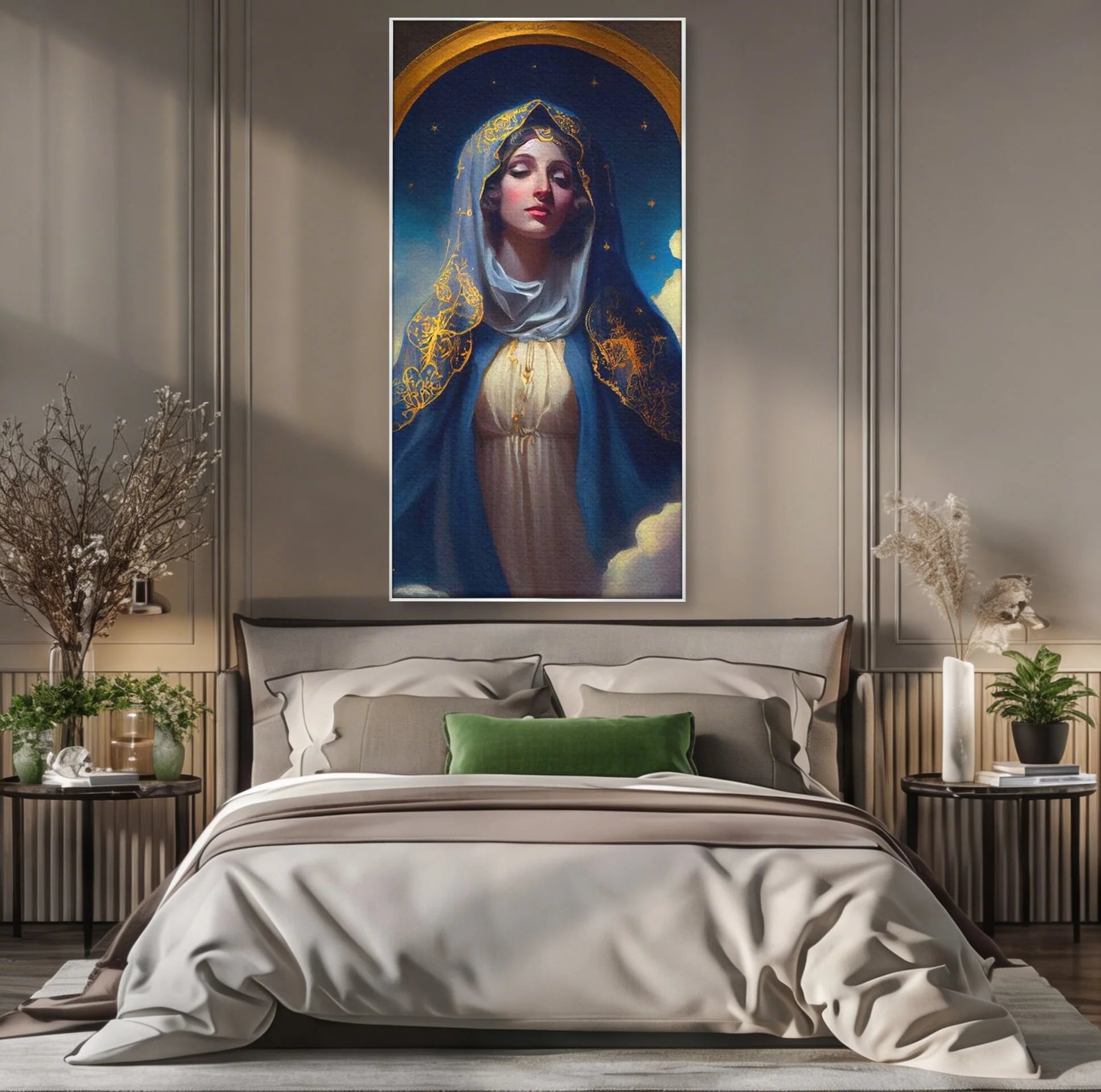 Tablou canvas cu tablou canvas cu fecioara maria, in rama de aluminiu argintiu, pe perete intr-un dormitor