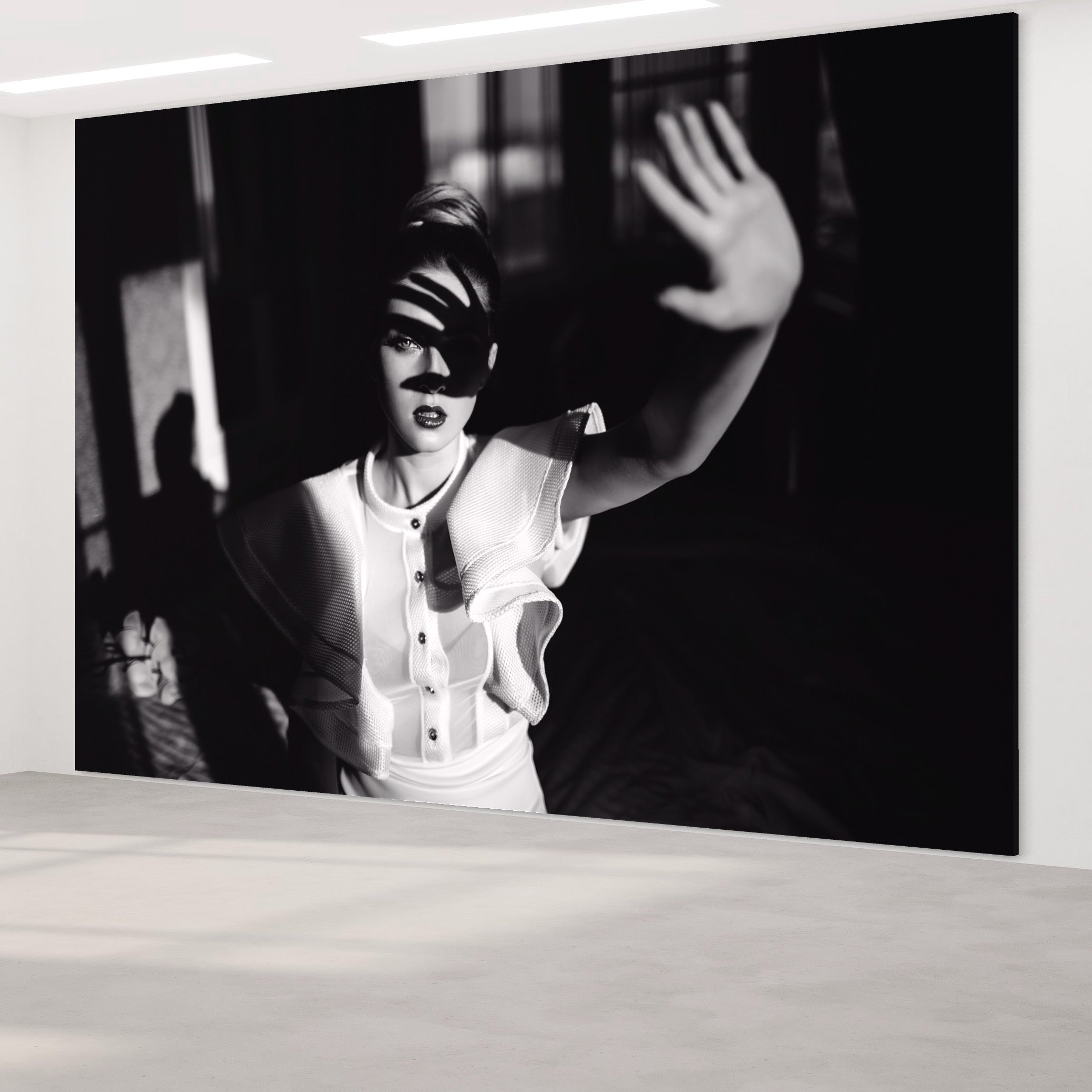 Tablou Canvas Premium LuxCanva® A1358, Elegant Lady , Frumusete, Dormitor, Femeie, Living, Alb-Negru