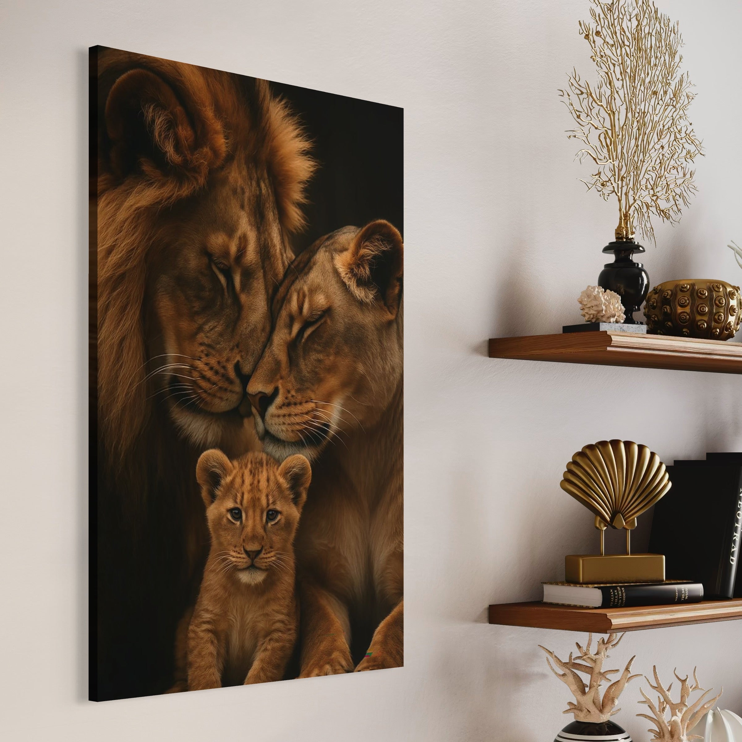 tablou canvas cu trei lei, intr-un portret de familie pe fundal negru