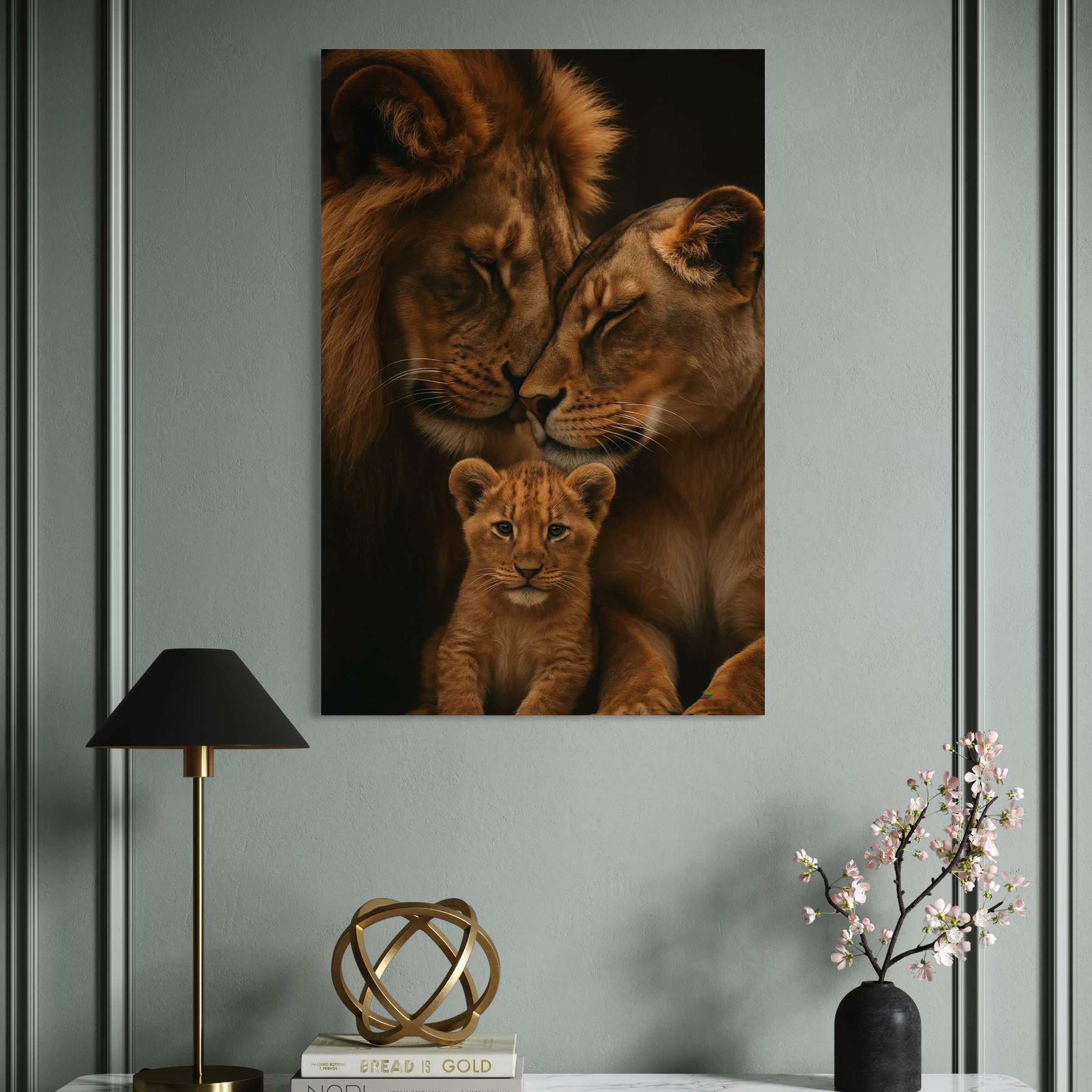 tablou canvas cu trei lei, intr-un portret de familie pe fundal negru