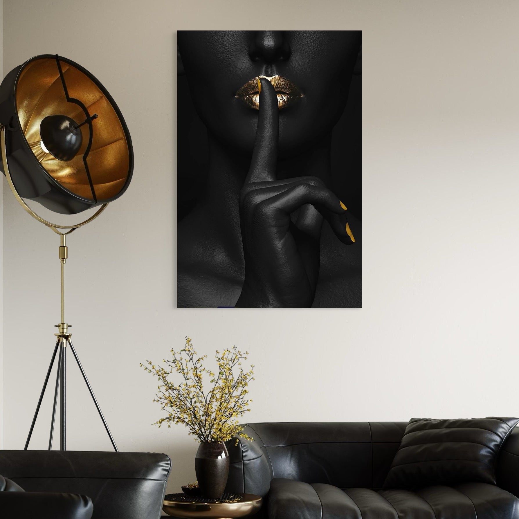 tablou canvas cu buze in nuante metalice aurii intr-un portret misterios  si intunecat