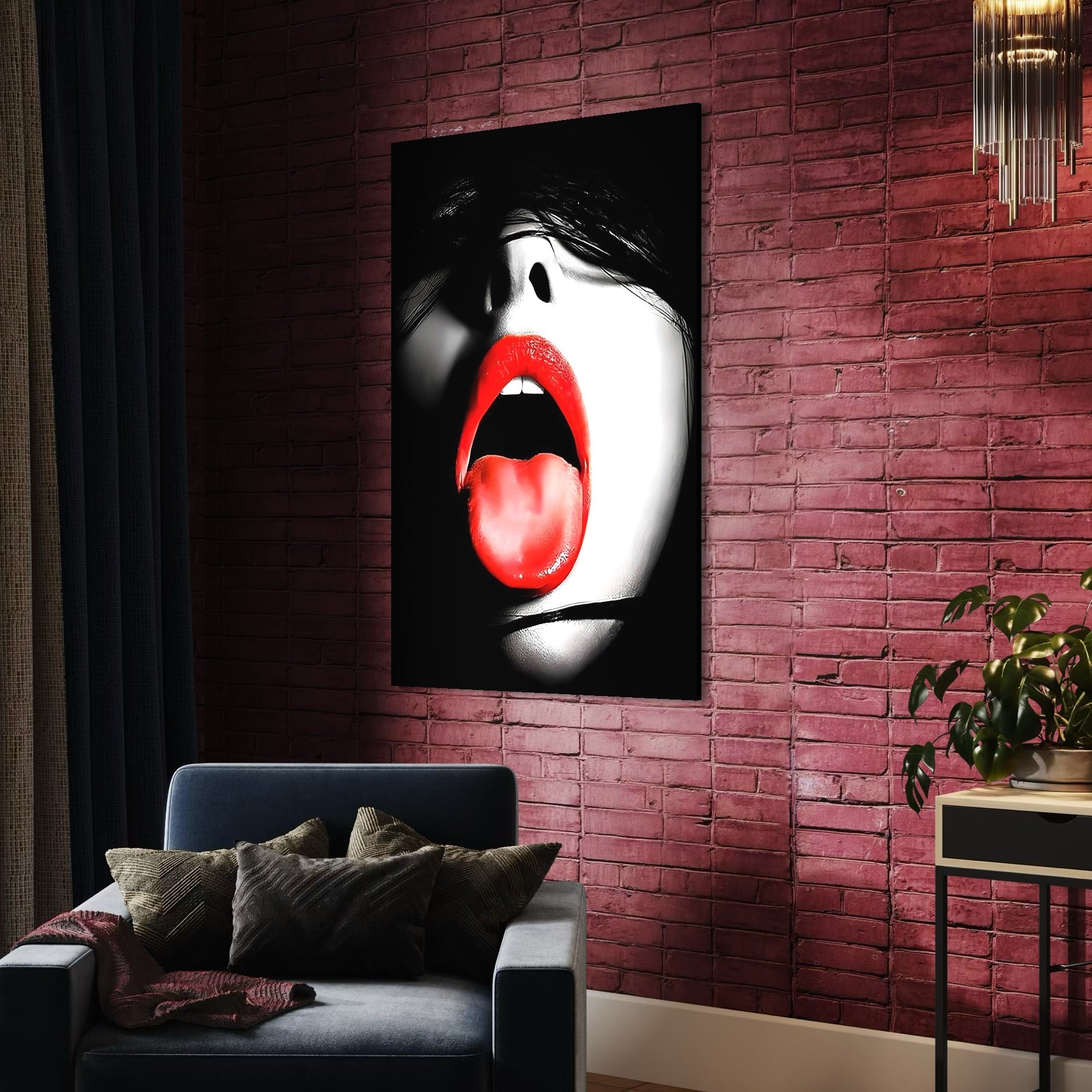 tablou canvas cu o femeie cu buzele in rosu aprins, intr-o ipostaza seducatoare pe fundal intunecat