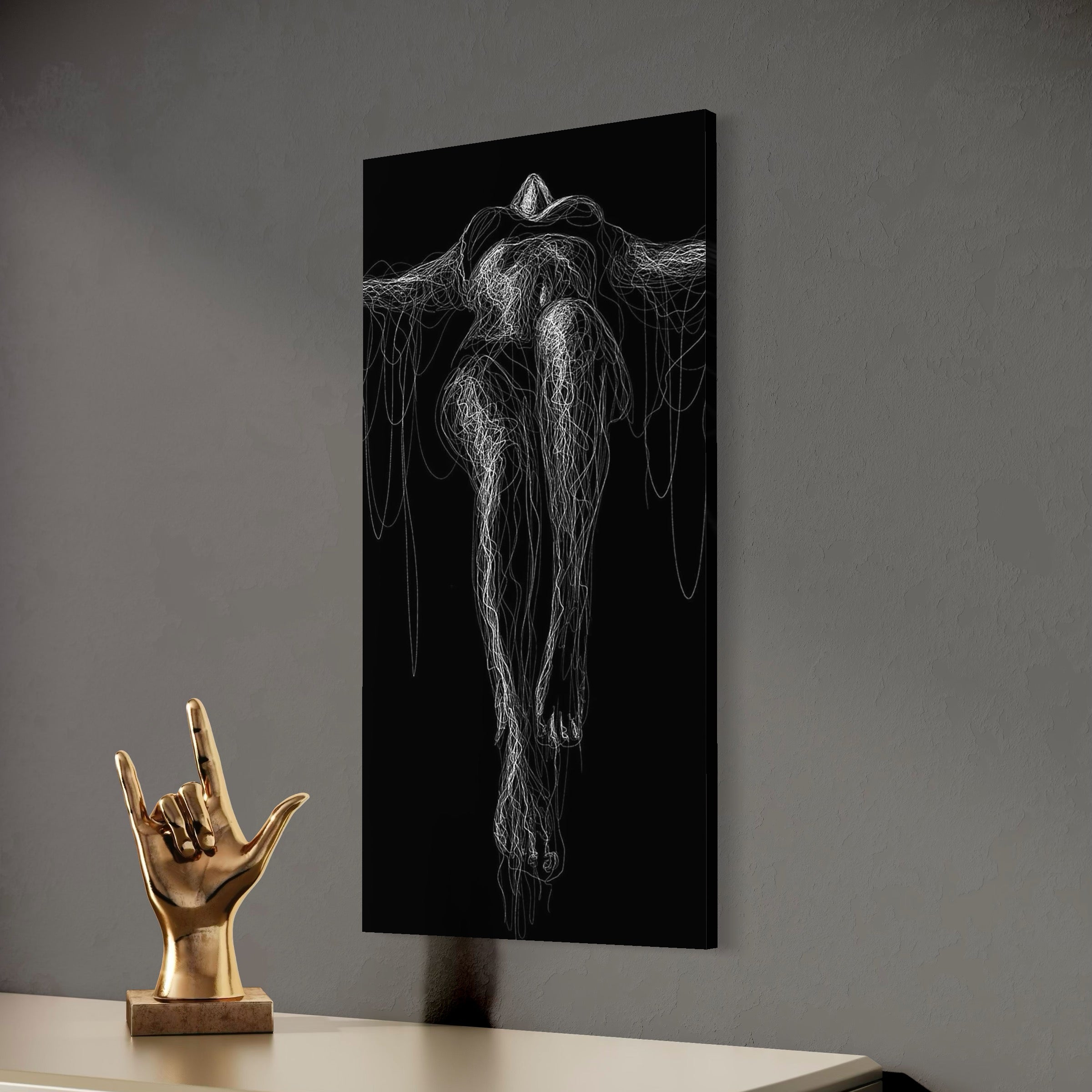 tablou canvas cu silueta unei femei, redata in fire si linii abstracte, in nuante de alb si negru