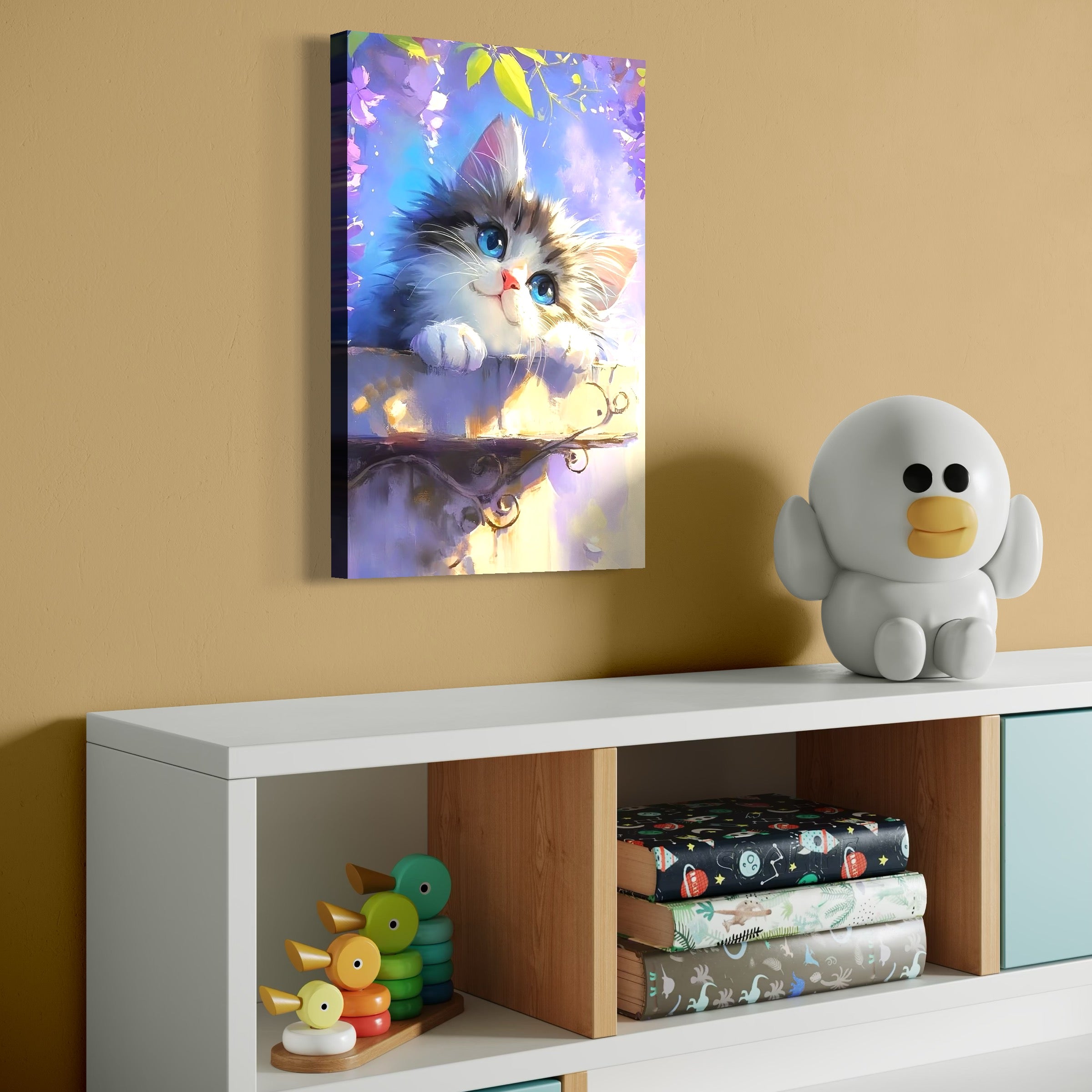 tablou canvas cu o pisicuta cu ochi albastri, pe fundal in culori pastelate si floricele lila