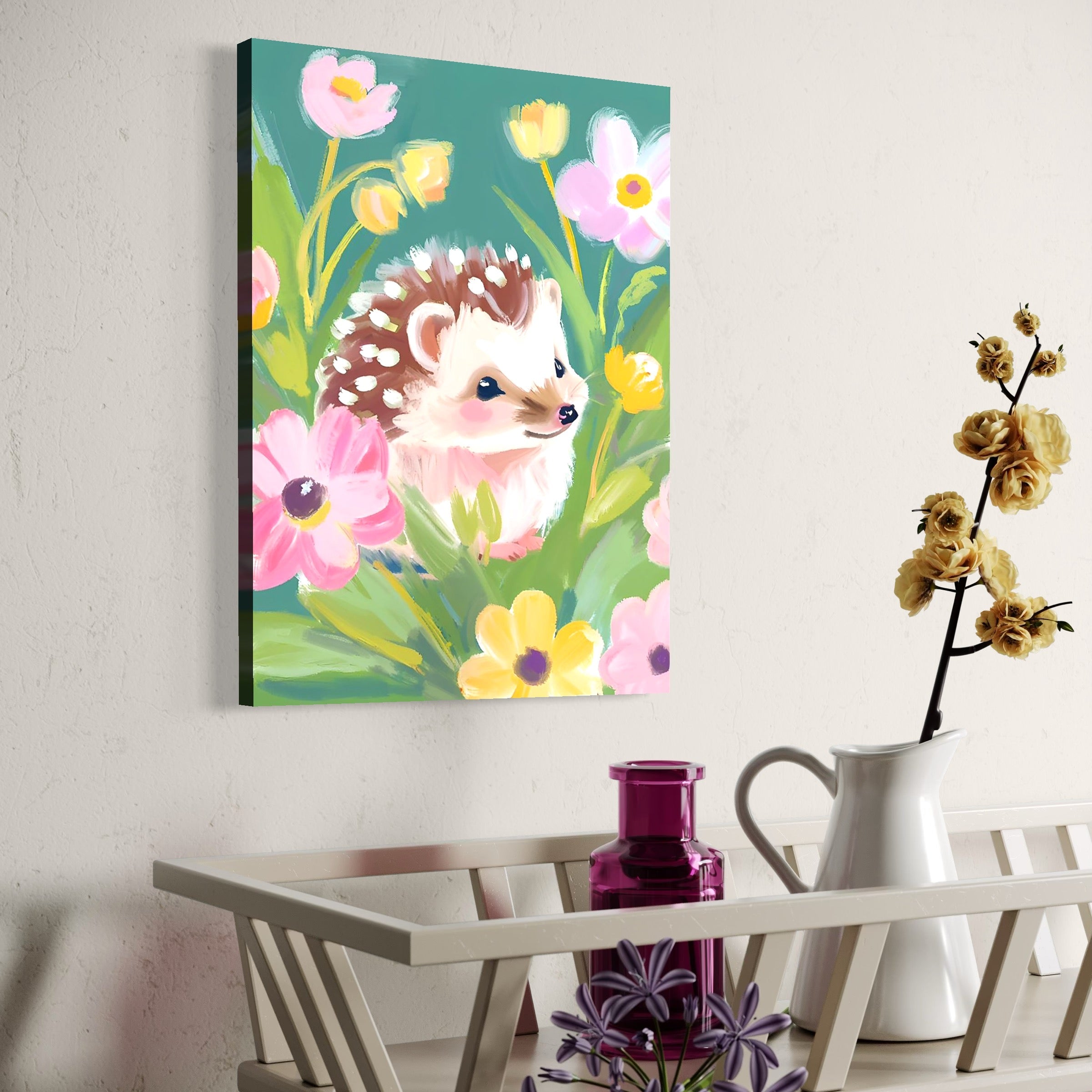 tablou canvas cu un pui de arici in iarba, inconjurat de flori multicolore