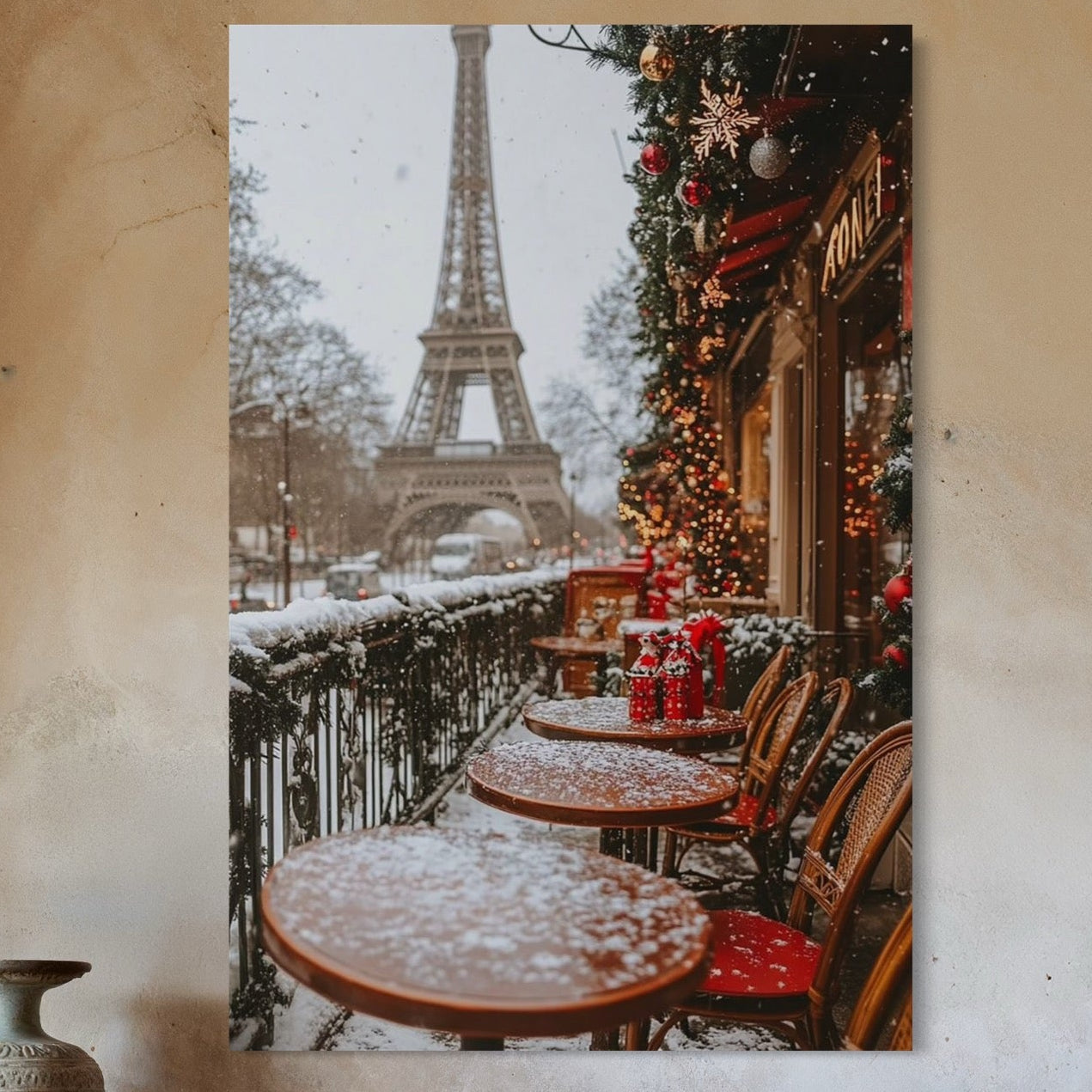 Tablou Canvas Premium, LuxCanva® D1125, Iarna pe Malurile Senei, Zapada, Paris, Romantic, Iarna, Vacanta, Cafenea, Chic, Turn, Eiffel, Ninsoare, Magie, Feerie, Vis, Living, Dormitor